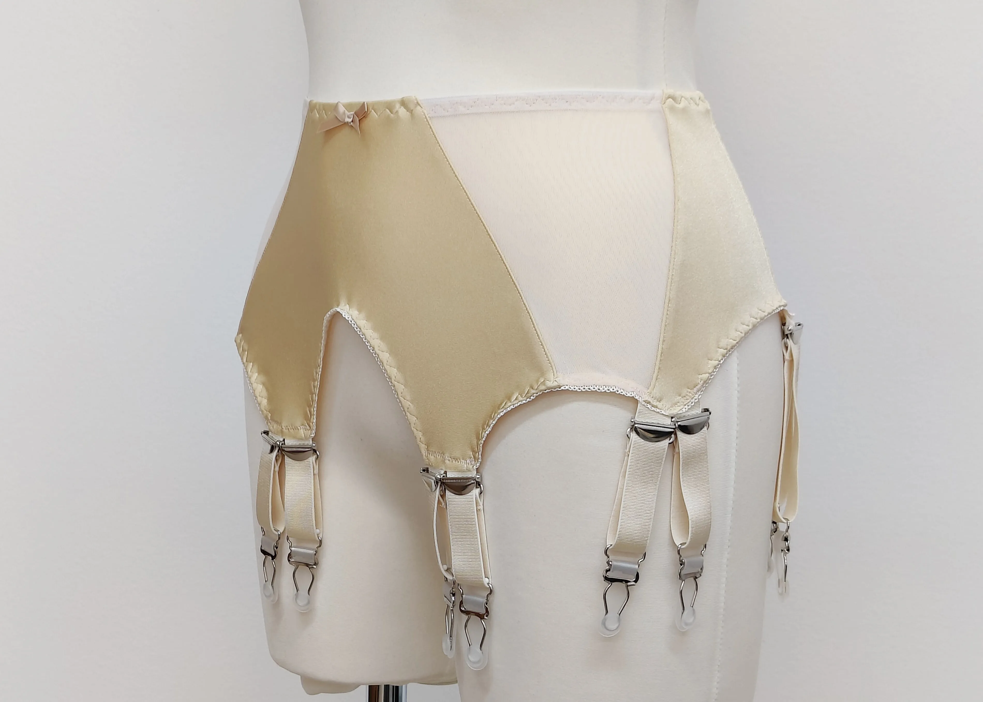 12 strap STELLA garter belt