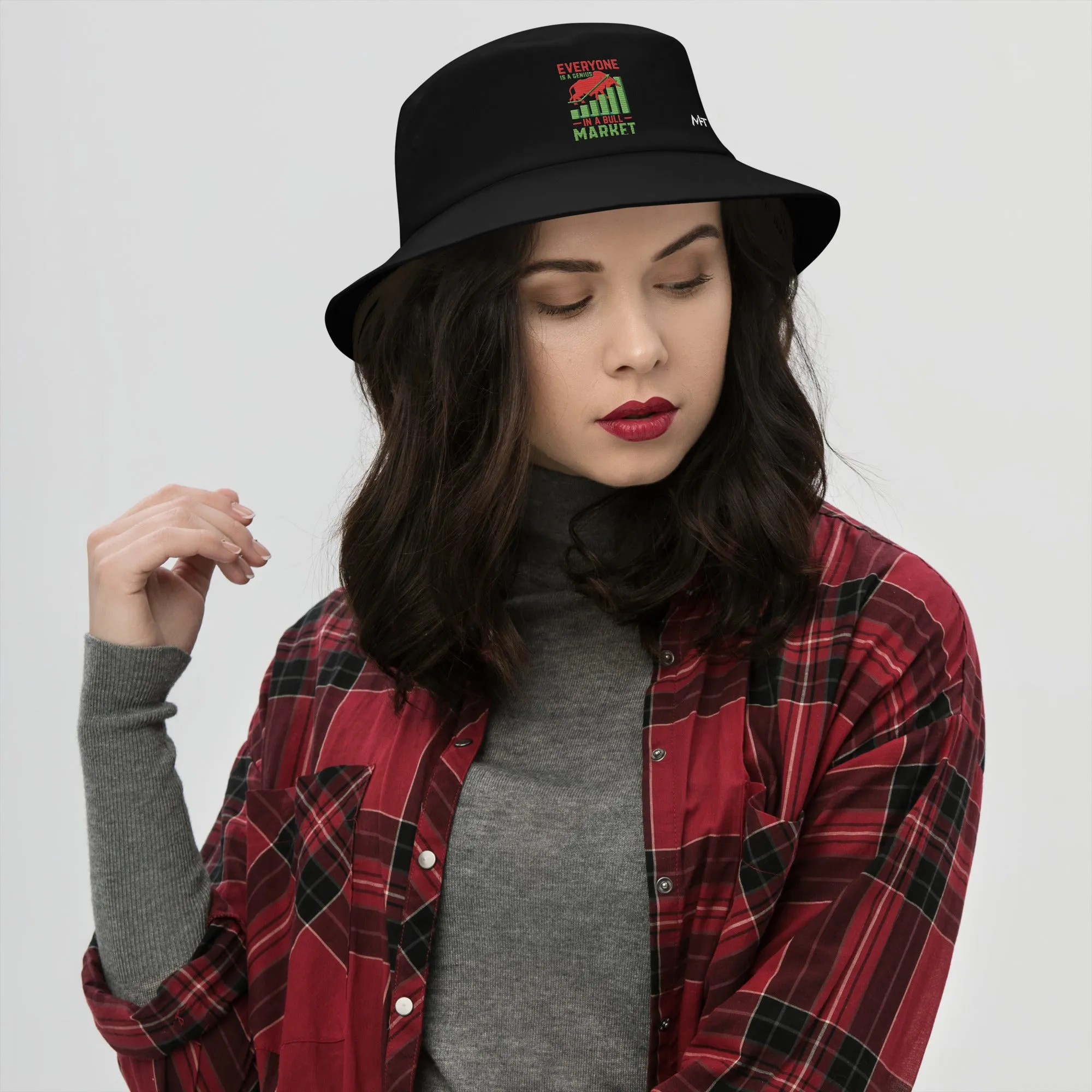 Everyone is a Genius in a Bull Market V1 - Bucket Hat