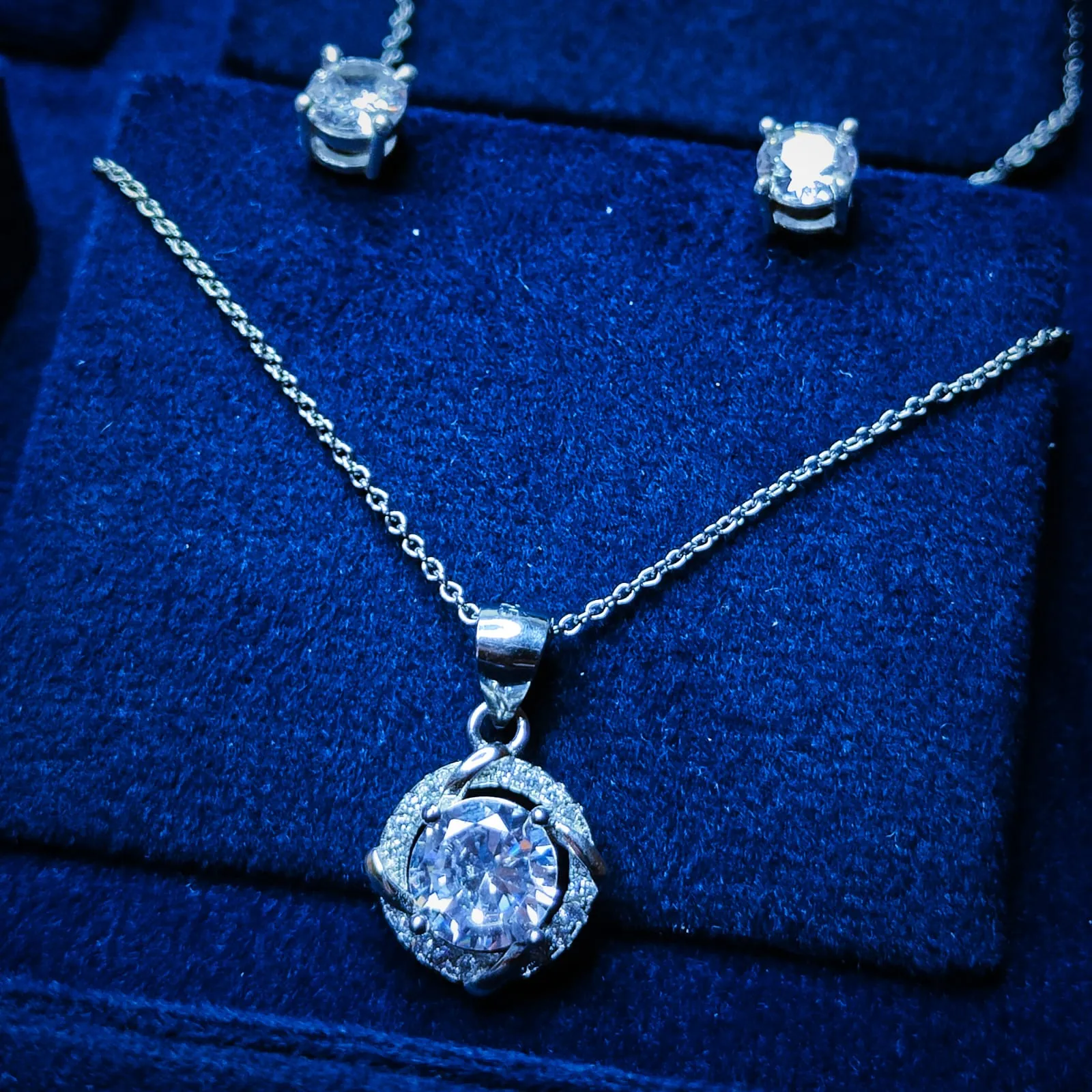 MK7 Sterling Silver Pendant Set