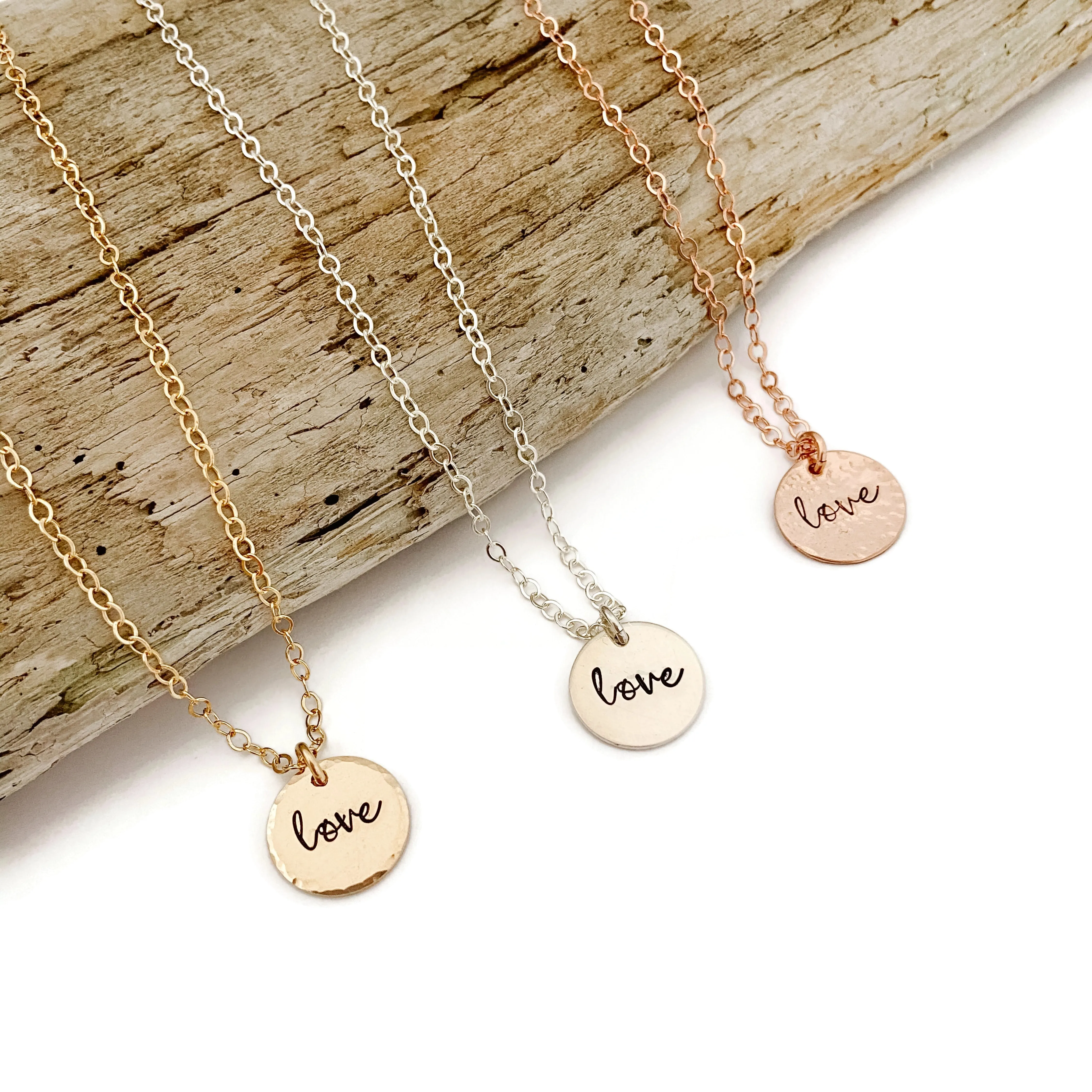 "love" Small Disc Necklace