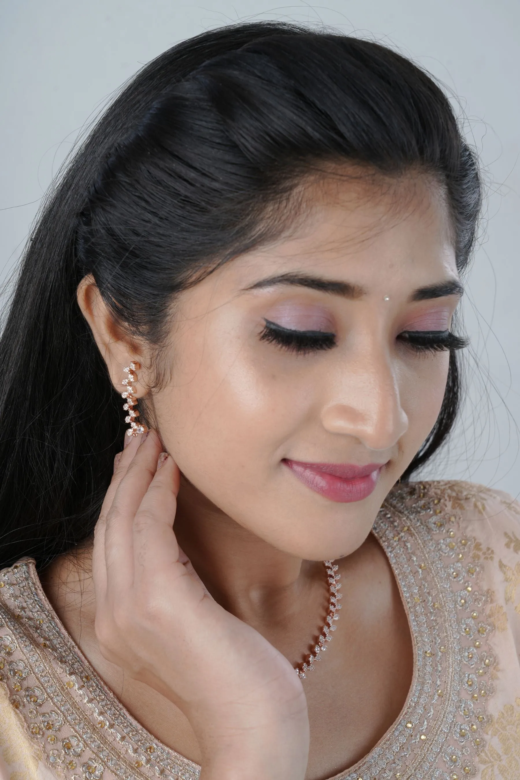 Radiant Rose Gold Jewelry Stone Neck Set - Handcrafted Glamour