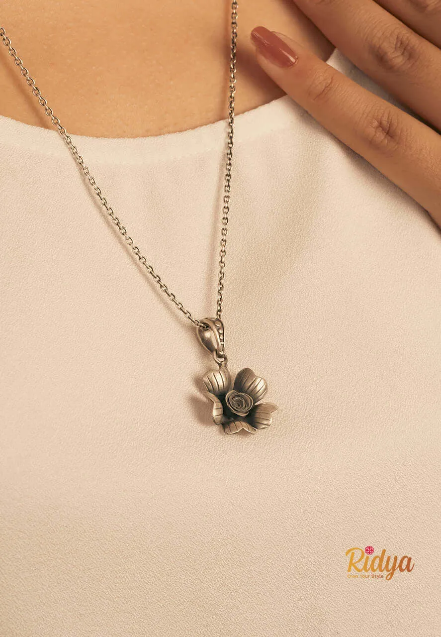 Rose Elegant Everyday Necklace