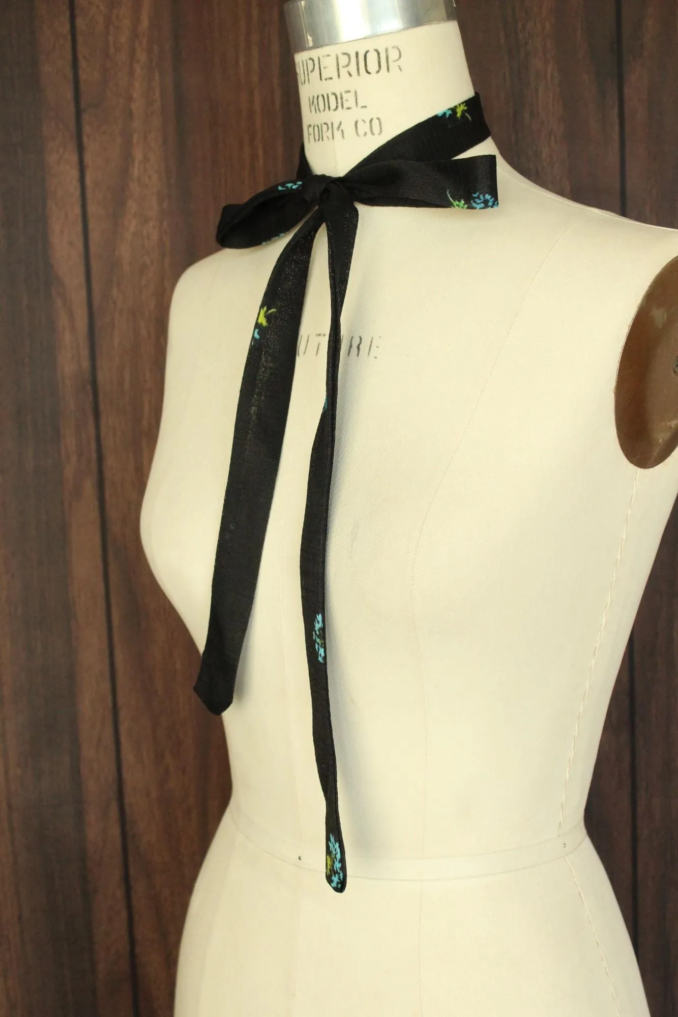 Vintage 1970s 1980s Tie Belt in Black with Blue Flowers