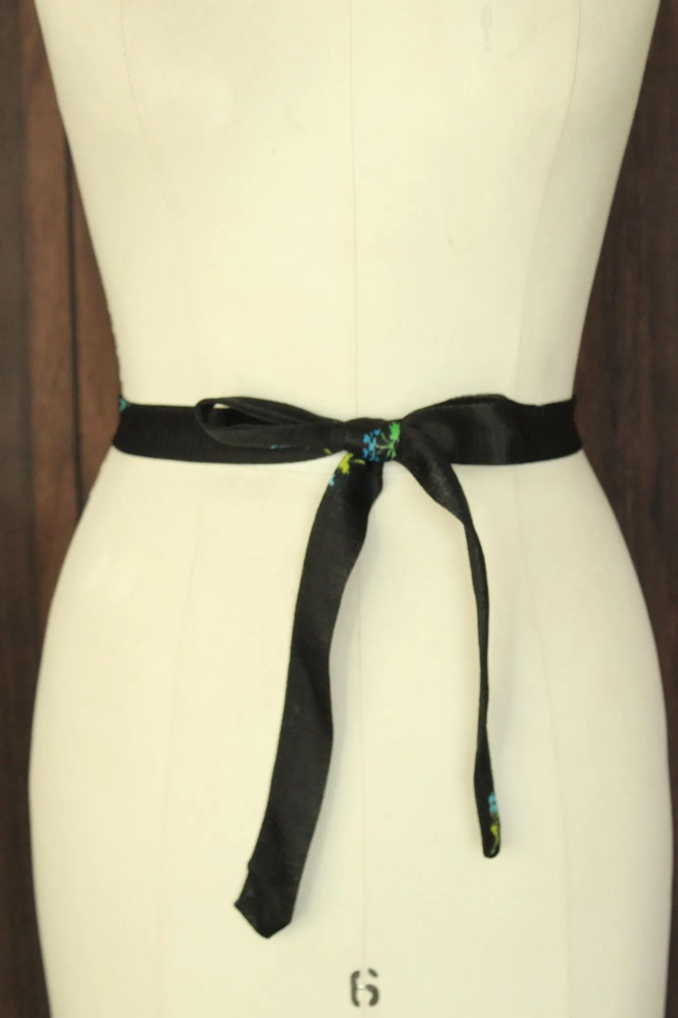 Vintage 1970s 1980s Tie Belt in Black with Blue Flowers