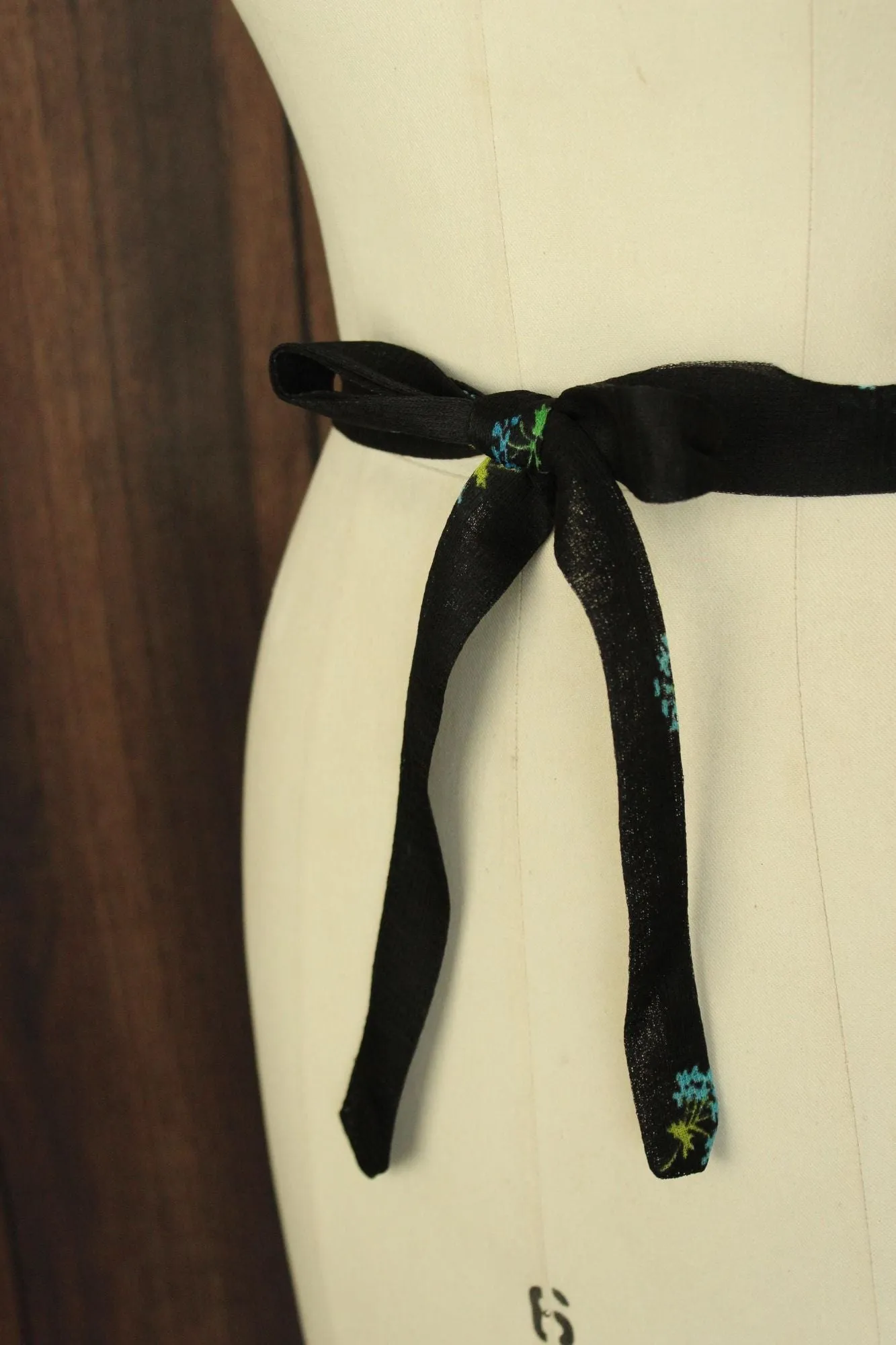 Vintage 1970s 1980s Tie Belt in Black with Blue Flowers