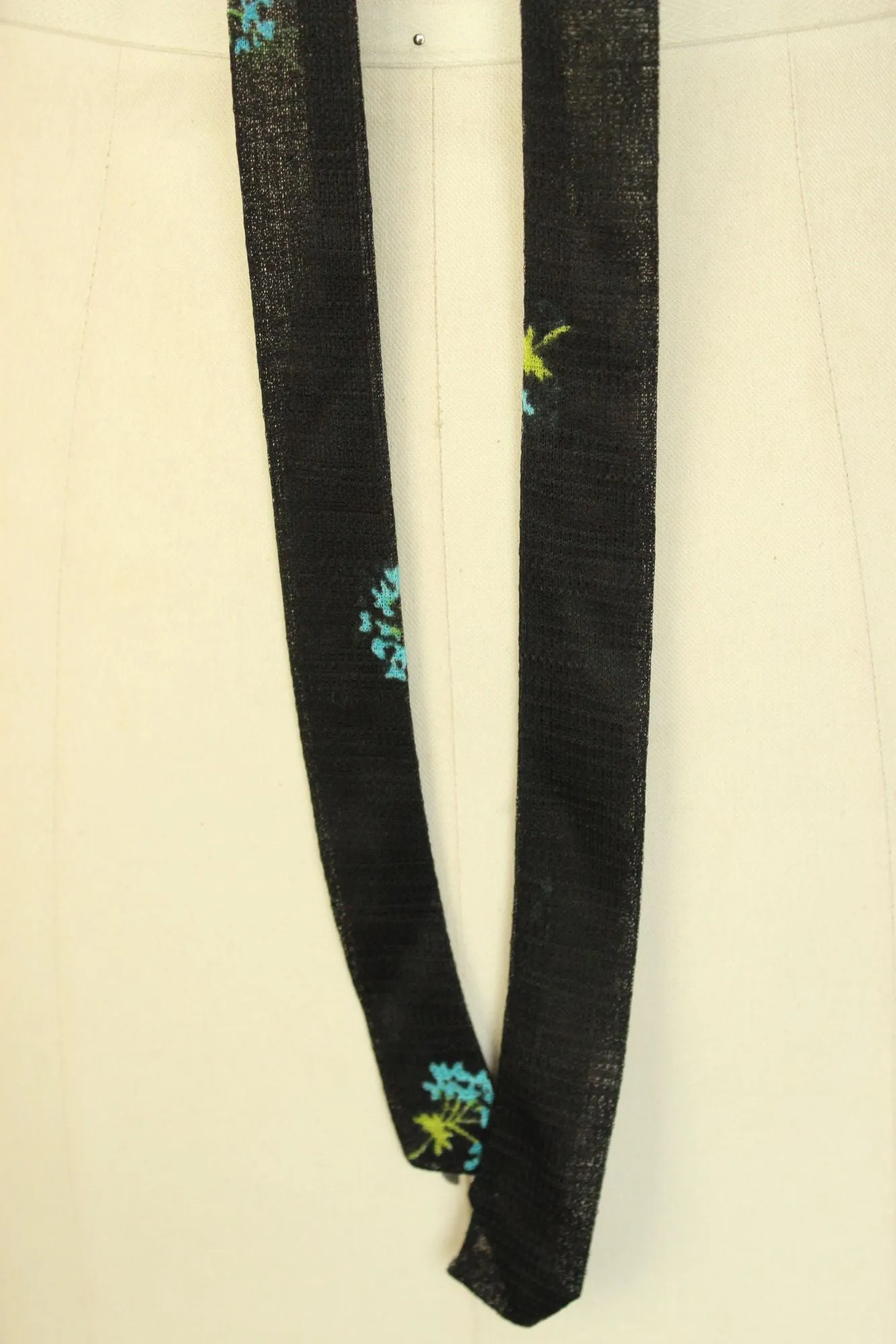 Vintage 1970s 1980s Tie Belt in Black with Blue Flowers