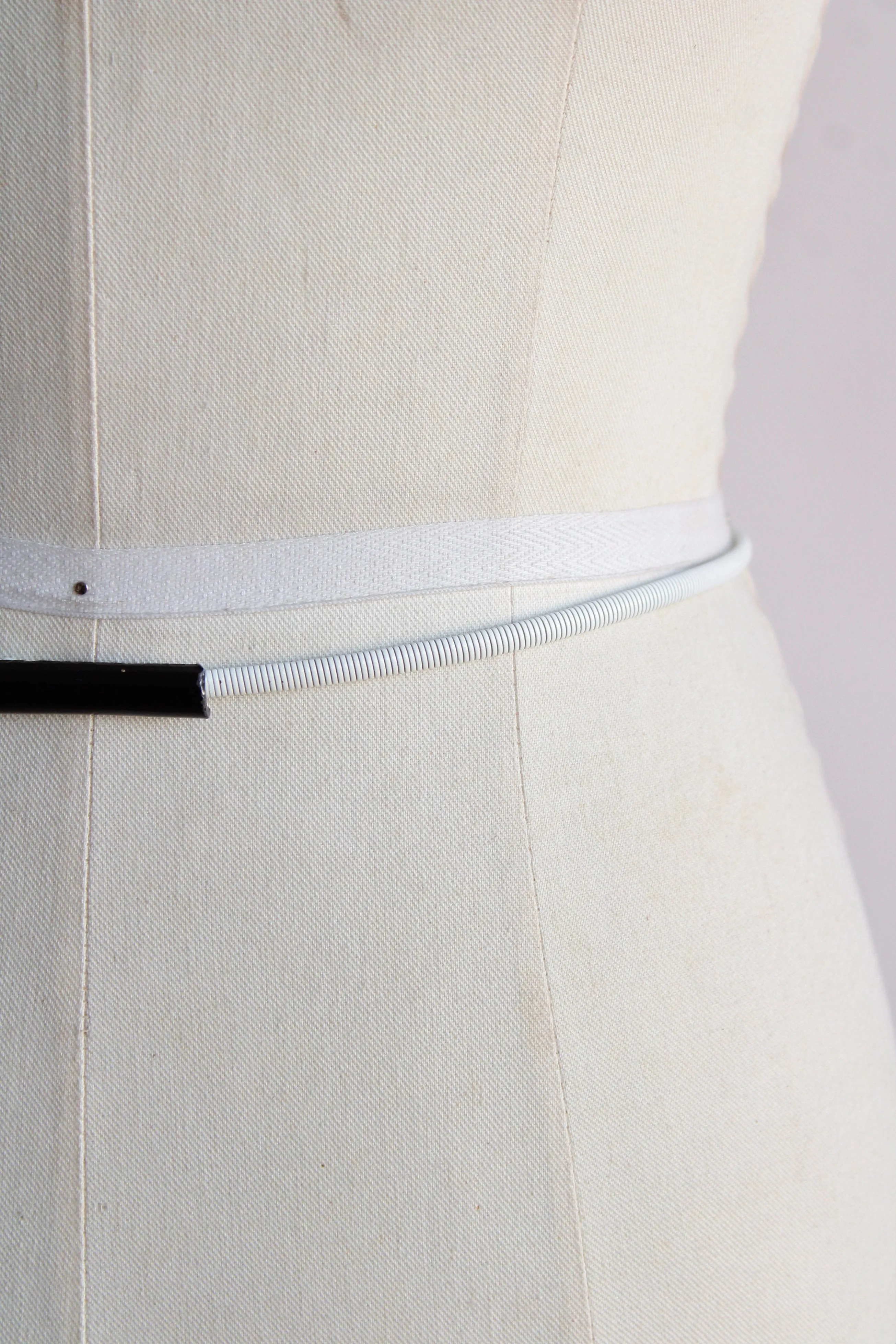 Vintage 1970s White Metal Skinny Belt
