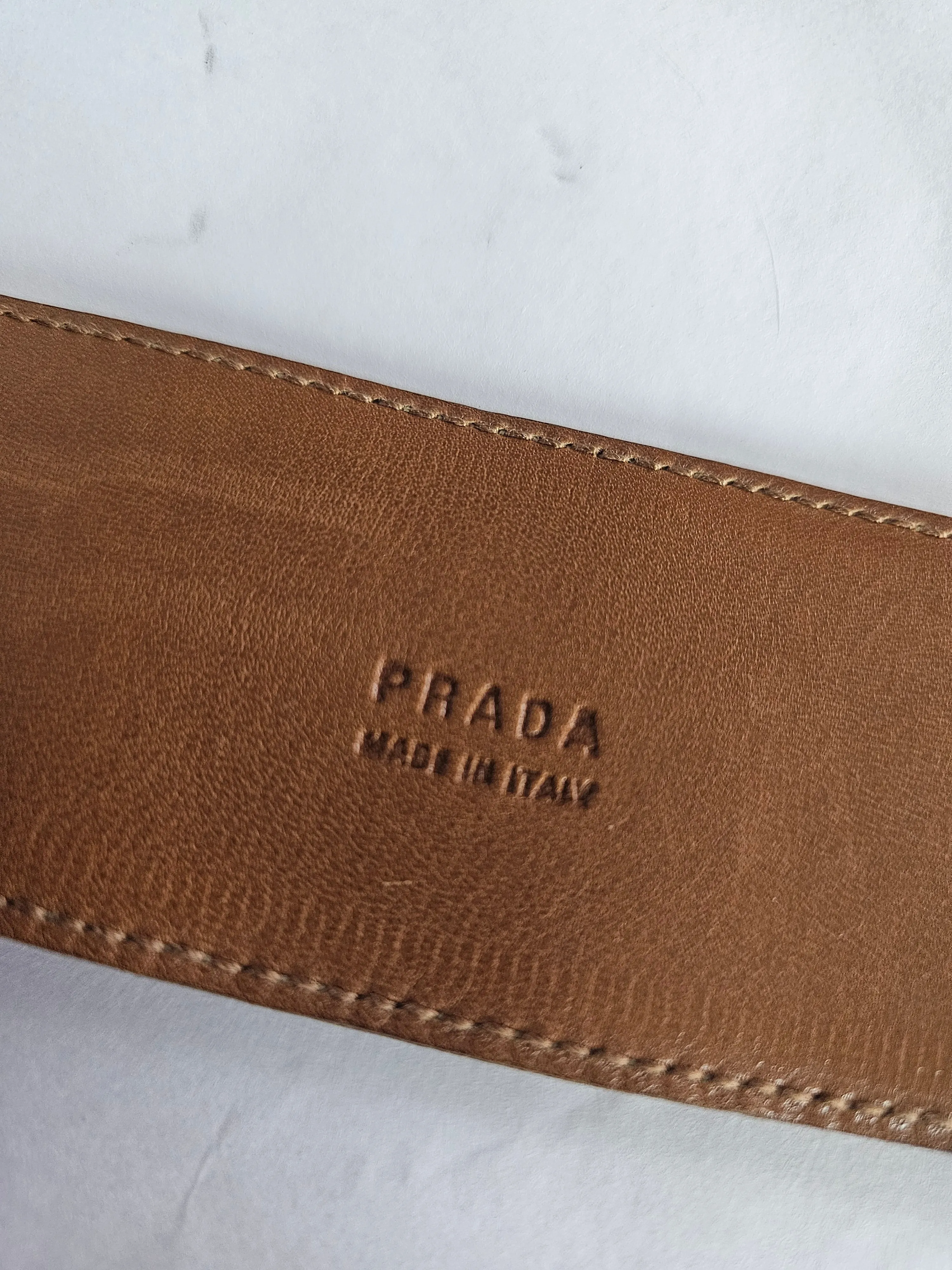 Vintage Tan Leather Belt with Gold-Tone Lion Head Buckle – Designer-Prada Statement Piece